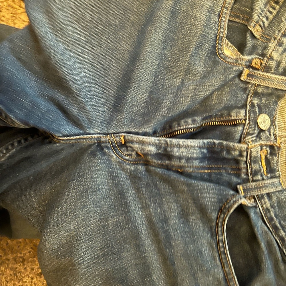 Levi’s - Picture 2 of 4